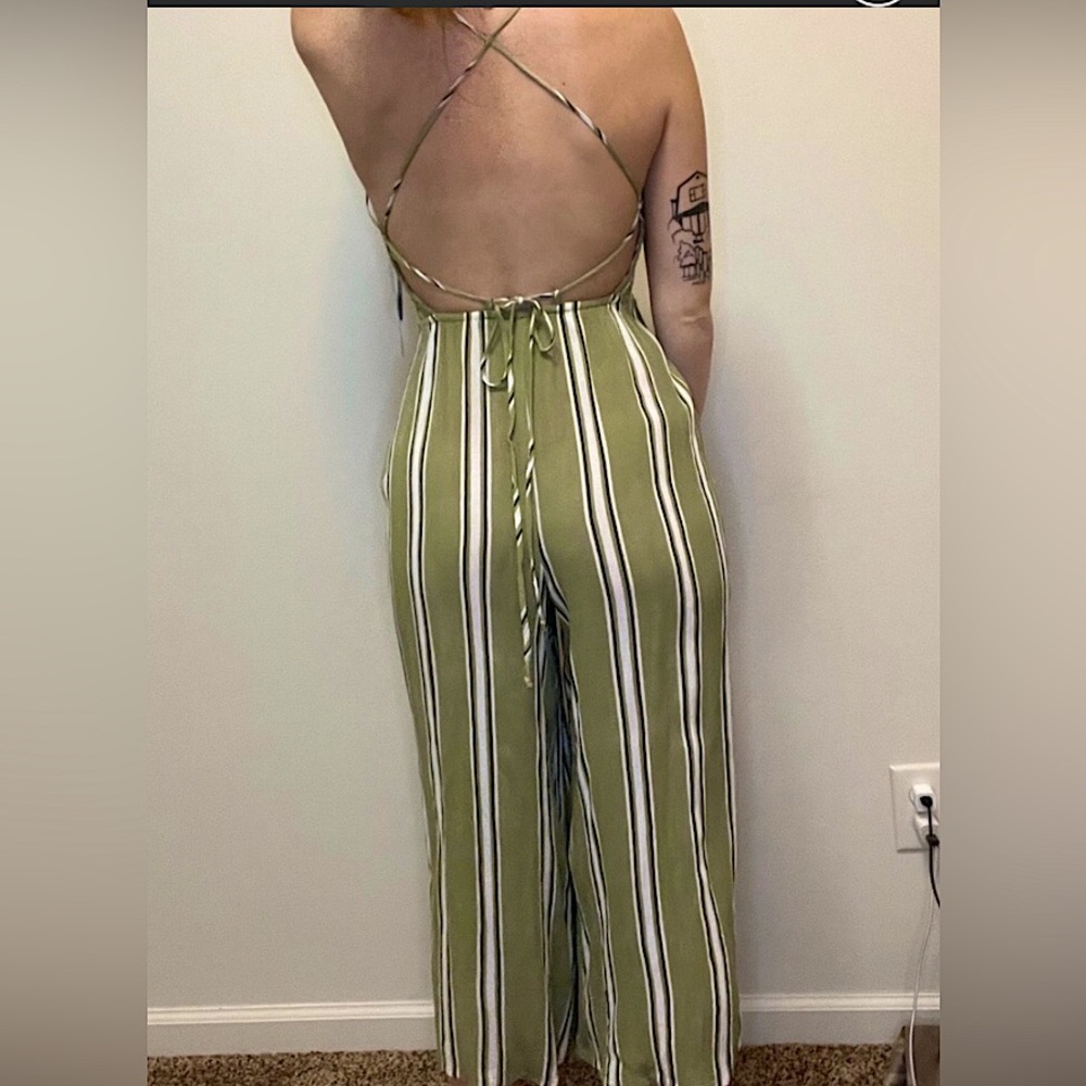 🆕🔥PATRONS  OF PEACE(TILLYS)VERY STYLISH&CHIC&SEXY BACKLESS STAPS ROMPER NWT!!! - Picture 2 of 6